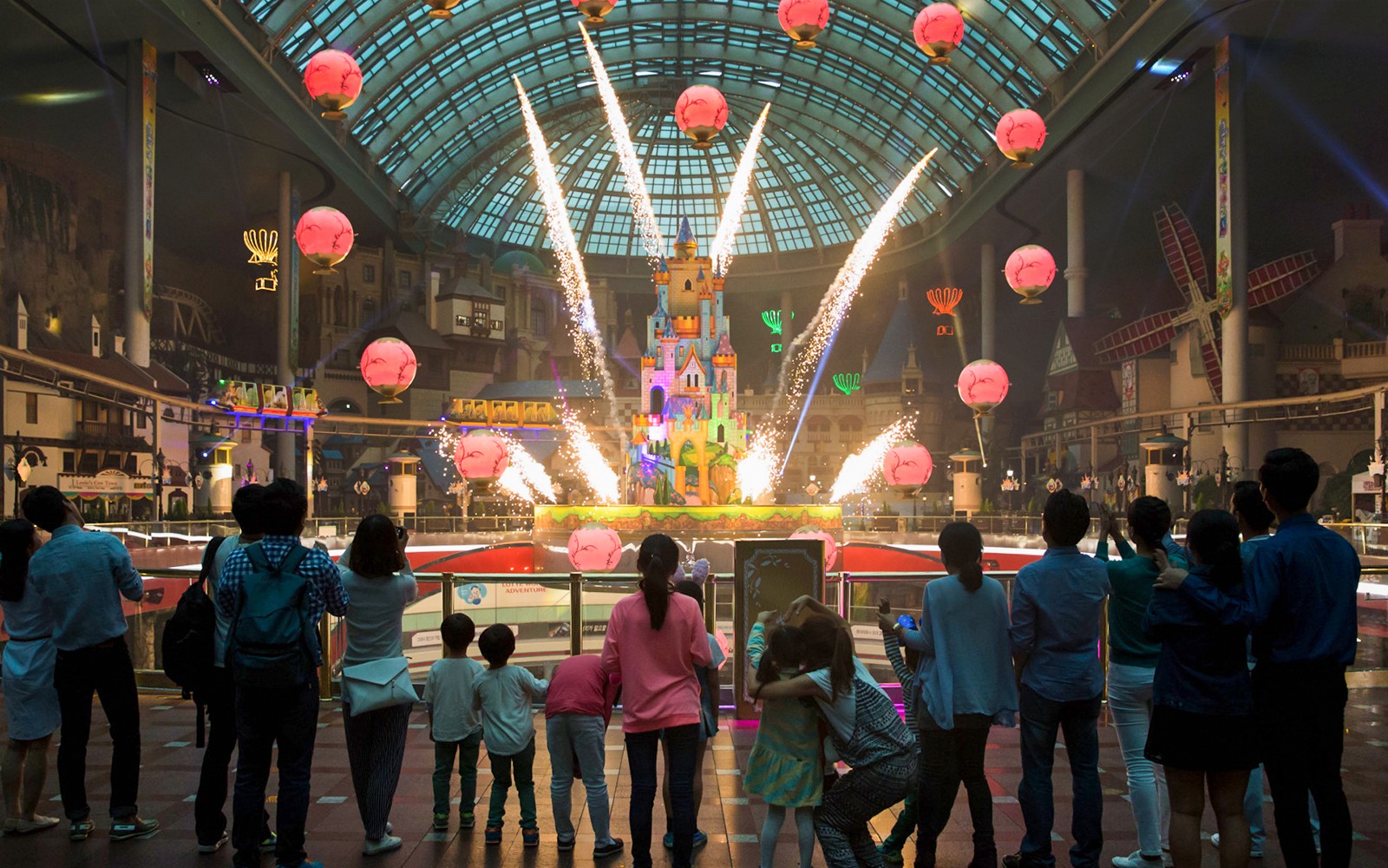 Lotte World Theme Park Tickets — gallery 3