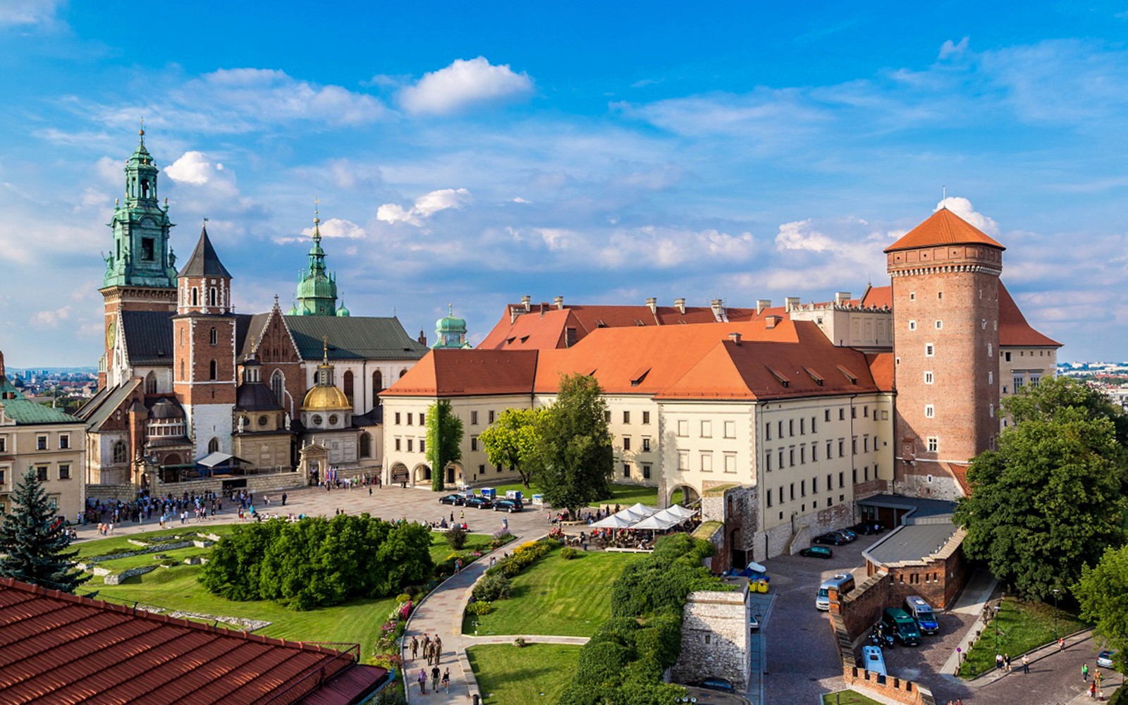 Krakow Guided Tour: Wawel Castle, Cathedral, the Old Town & St. Mary's Basilica