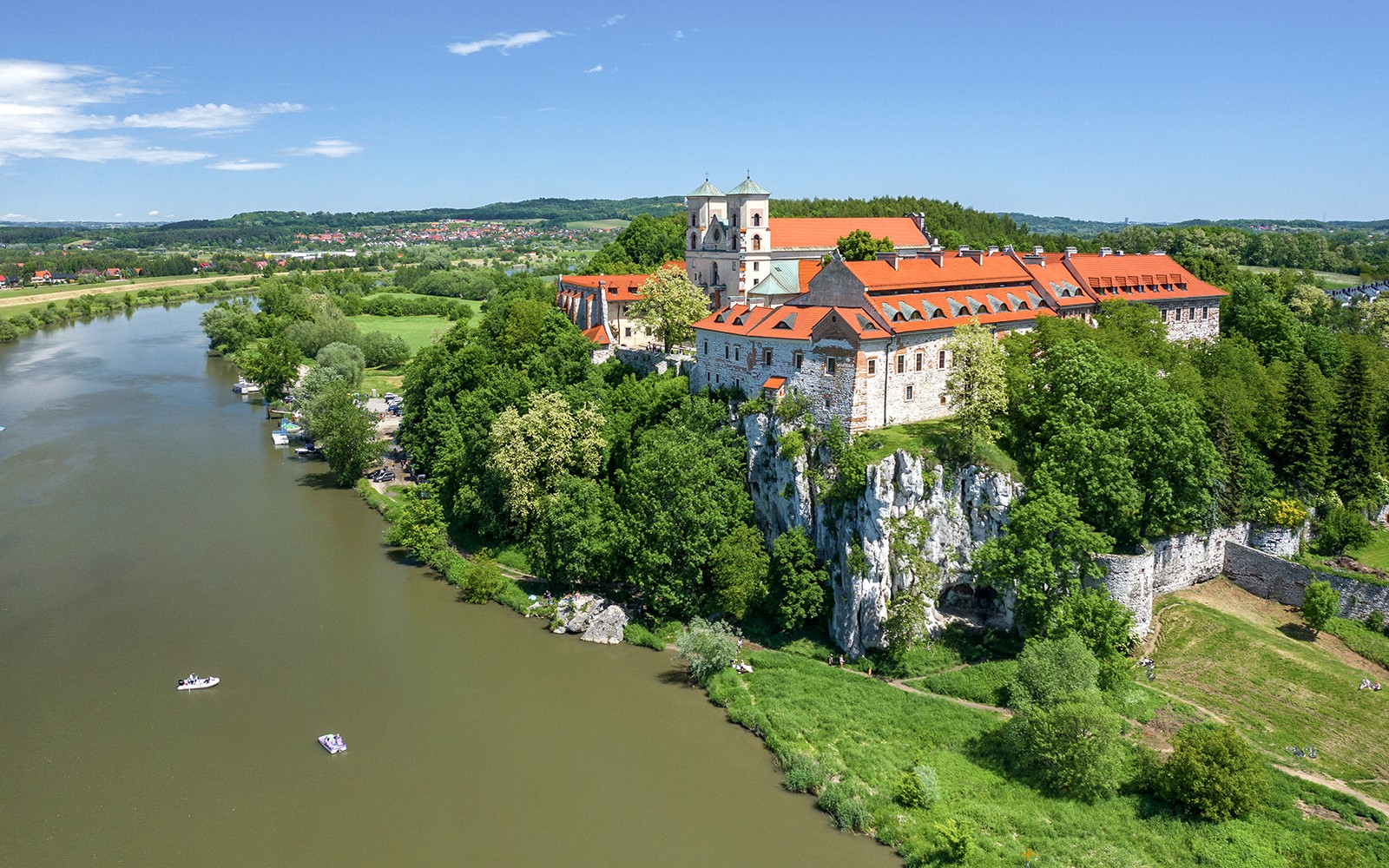 From Krakow: Vistula River Sightseeing Cruise to Tyniec
