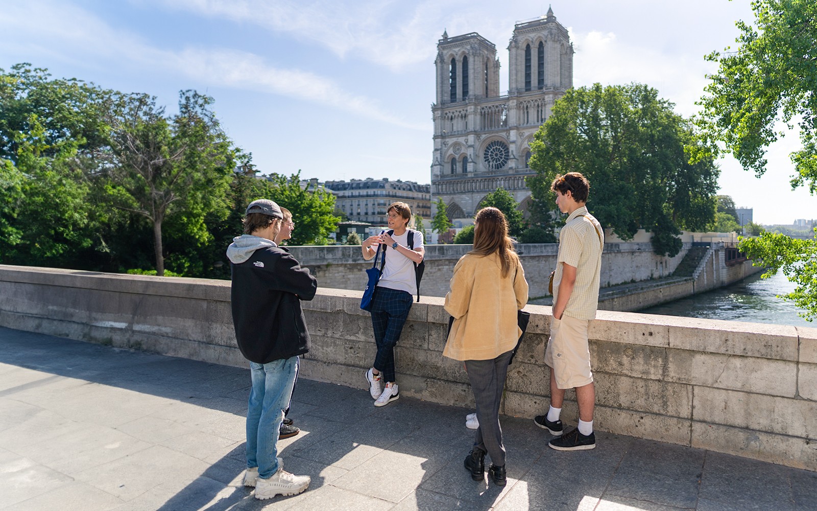 Île de la Cité Guided Tour with Sainte-Chapelle Tickets — gallery 1