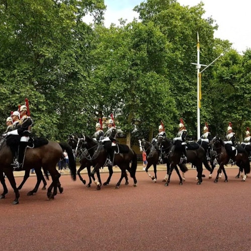 London Palaces & Parliament: Small-Group Walking Tour — gallery 2
