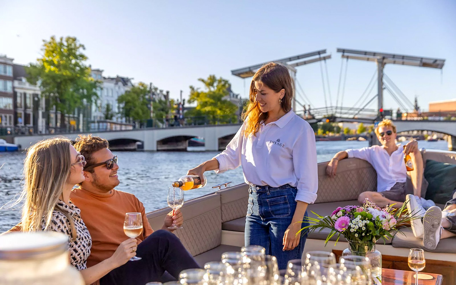 Amsterdam: 1-Hour Luxury Romantic Saloon Boat Cruise with Bubbles & Bites — gallery 2