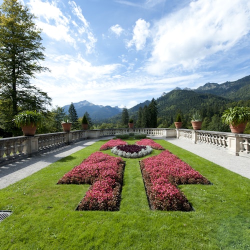 The Royal Castles Neuschwanstein & Linderhof: Day Trip from Munich — gallery 2