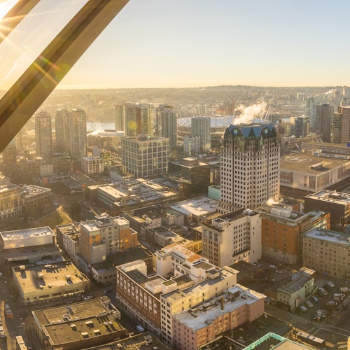 Vancouver Mystery Game + Lookout + Hop-on Hop-off Bus Tour