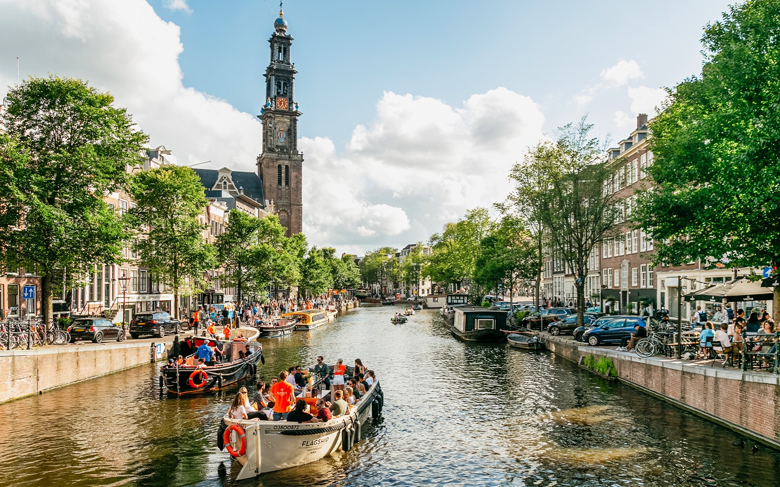 Amsterdam: 1-Hour Luxury Evening Canal Cruise on Heated Saloon Boat with Onboard Bar — gallery 1