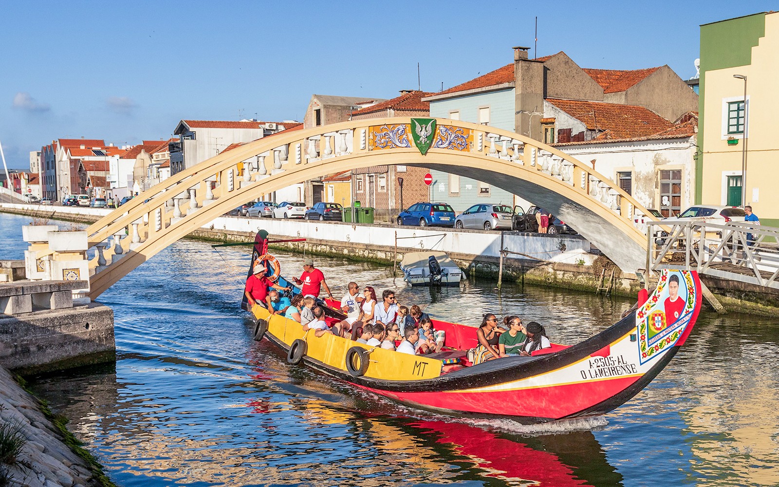 Aveiro Half-Day Guided Tour with Moliceiro Cruise