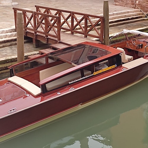 Venice Transfers from Saint Lucia station