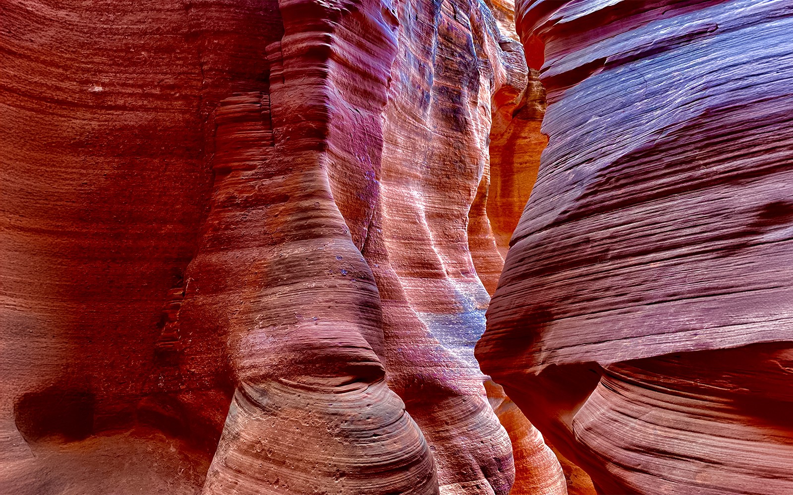 Antelope Canyon X Tour with Navajo Guide