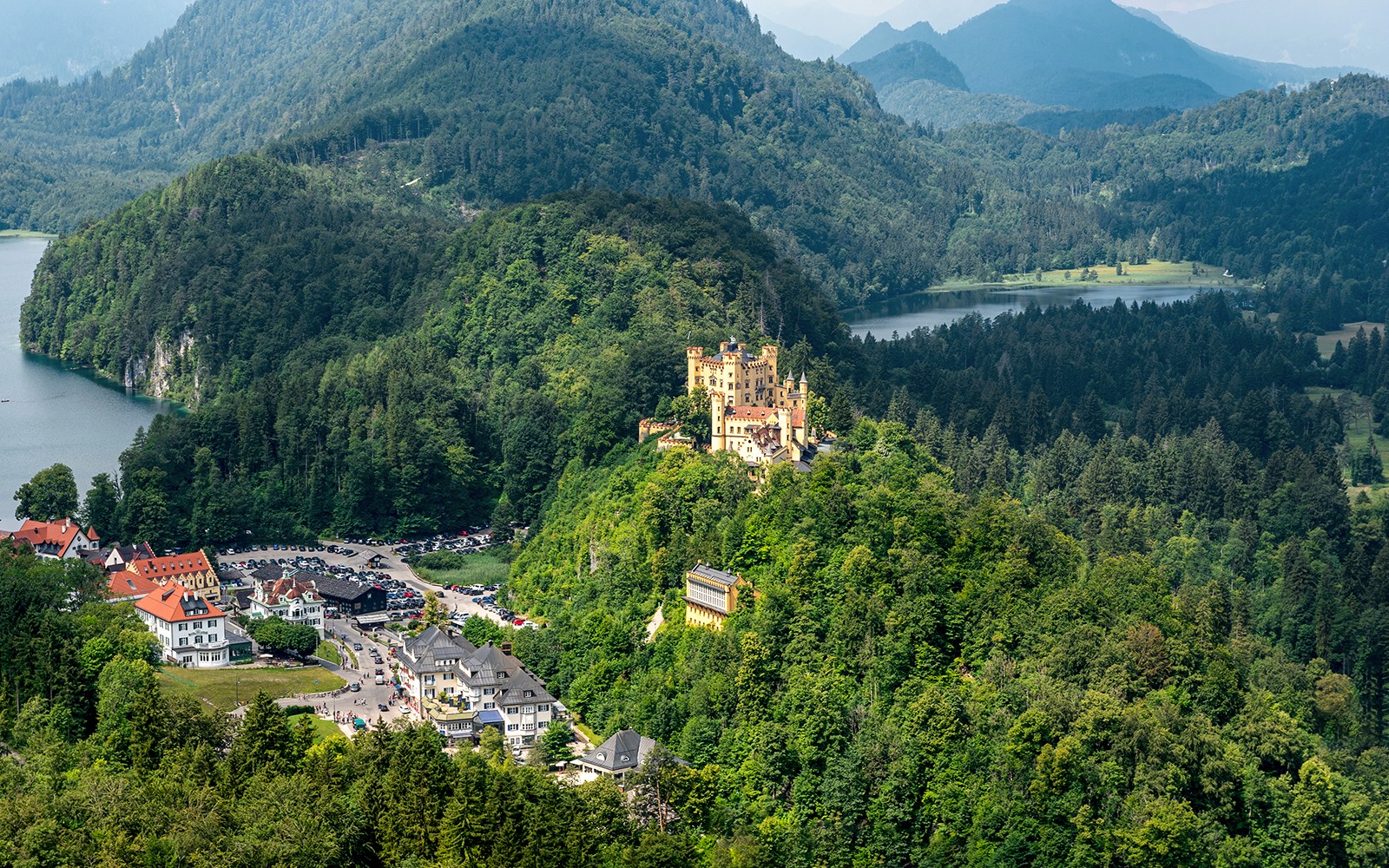 Hohenschwangau Castle Skip-the-Line Tickets with Audio Guide — gallery 3