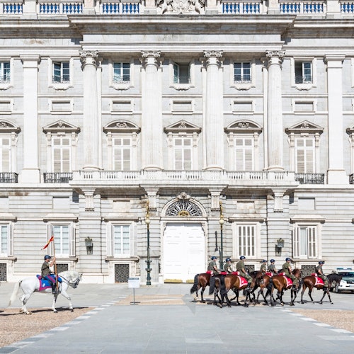 Madrid Highlights Tour & Royal Palace: Skip The Line + Guided Tour — gallery 2
