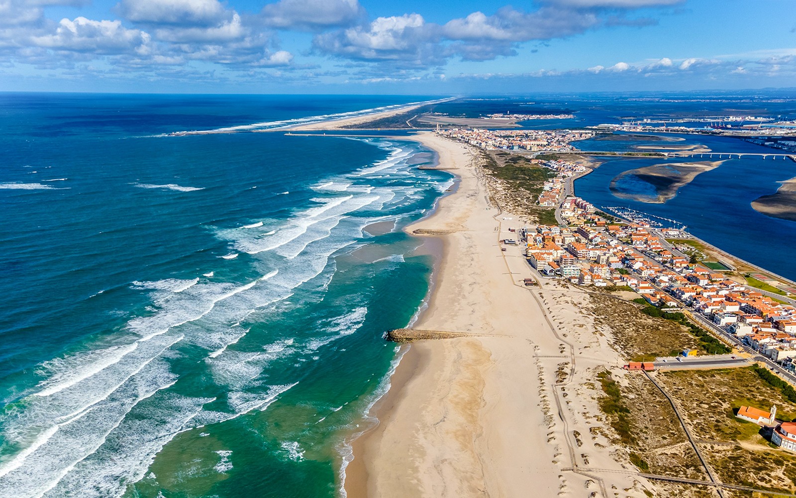 Aveiro Half-Day Guided Tour with Moliceiro Cruise