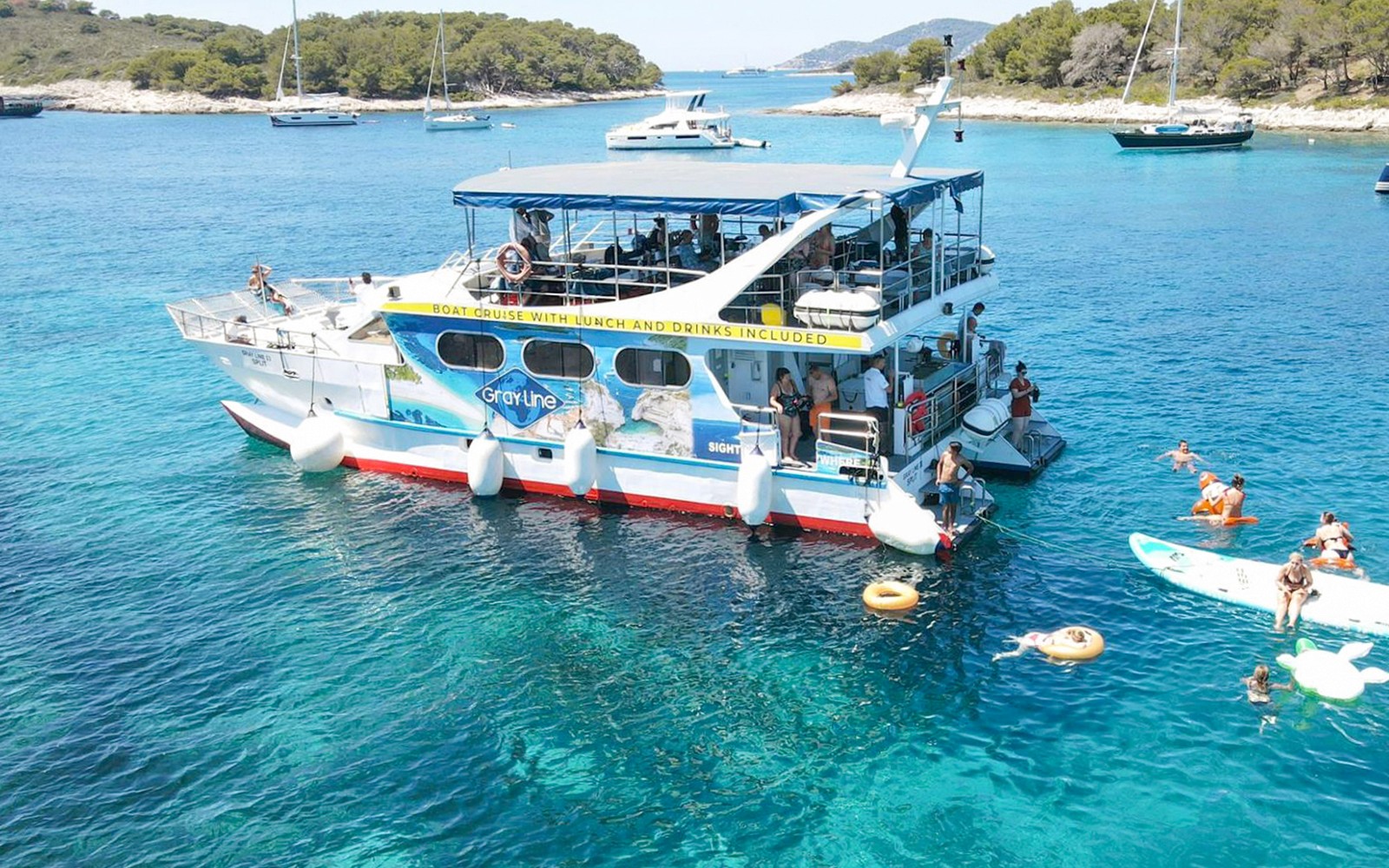 From Trogir: Hvar & 3 Islands Full-Day Boat Cruise with Lunch and Drinks — gallery 1