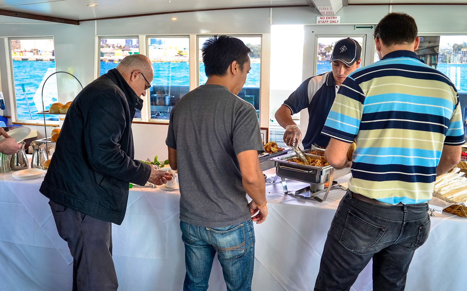 Sydney Whale Watching Cruise with Onboard Buffet