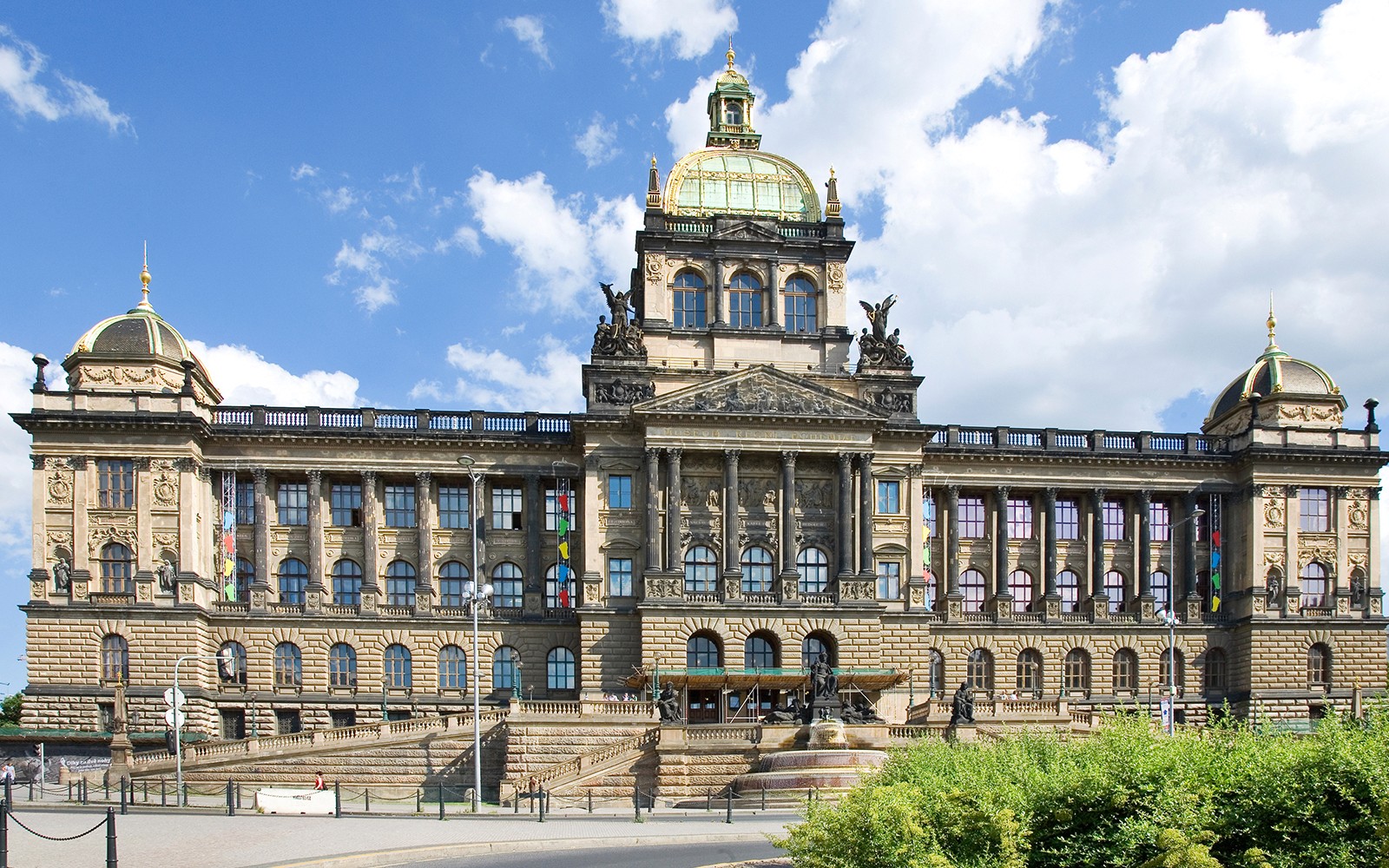 Big Bus: Prague Hop-on Hop-off Bus Tour with Optional Vltava River Cruise — gallery 3