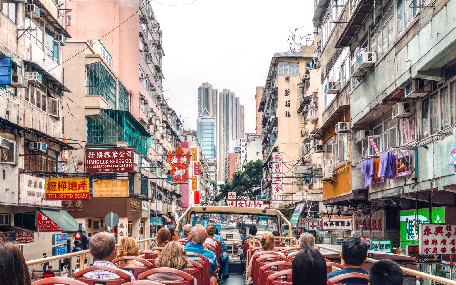 Big Bus: Hong Kong Hop-on Hop-off Bus Tour with Victoria Harbor Ferry Transfer