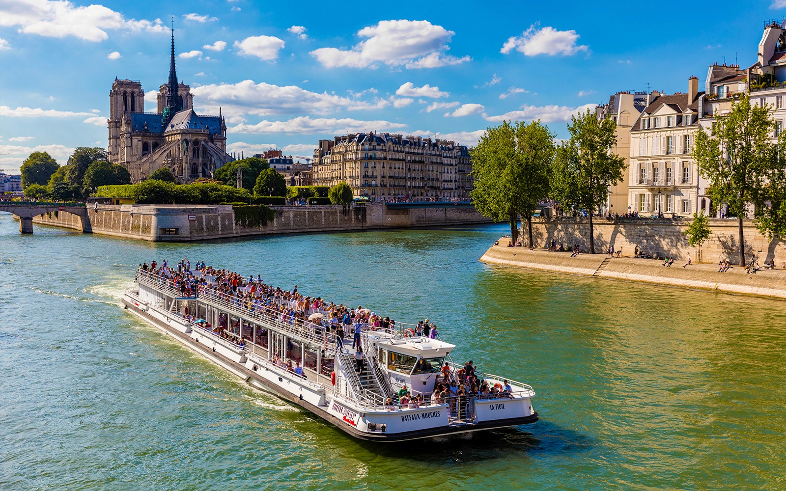 Bateaux Mouches® Seine River 1-Hour Sightseeing Cruise with Live Commentary