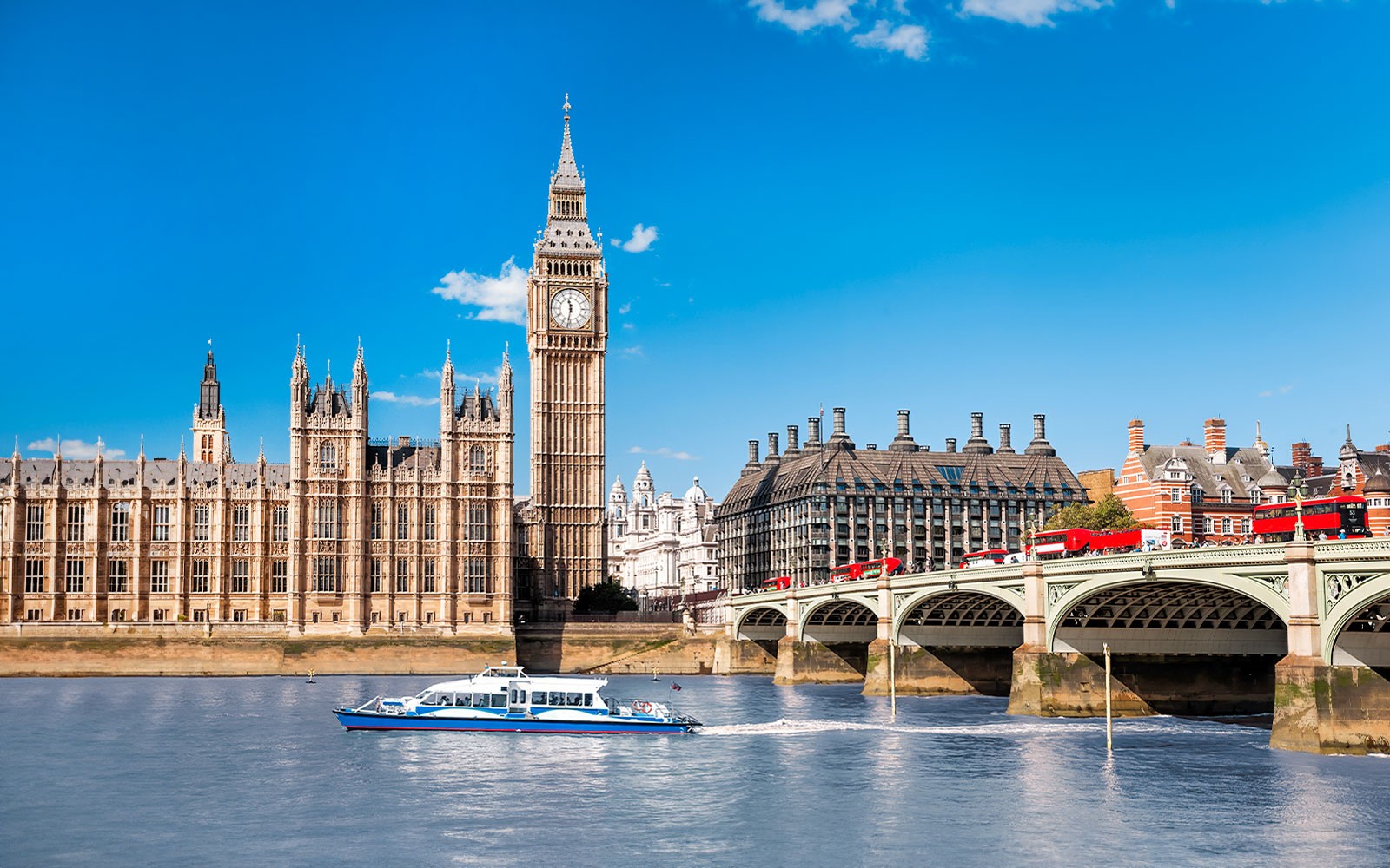 Tower Bridge and Engine Rooms Guided Tour with Thames River Cruise