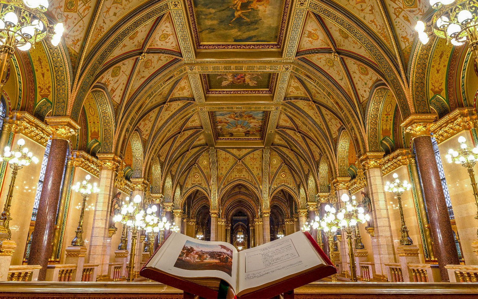 Hungarian Parliament Audio Guided Tour