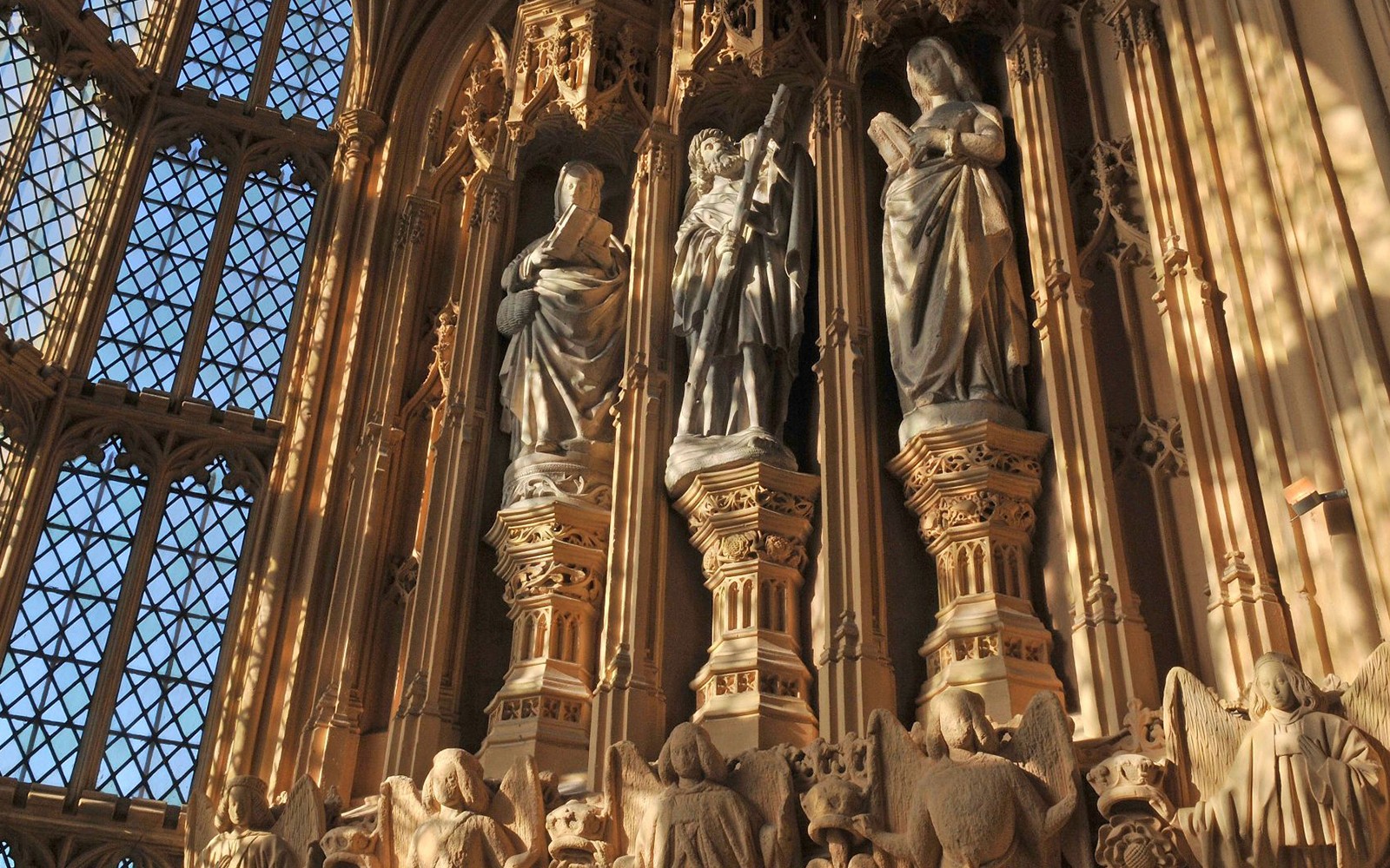 Guided Bus Tour of Royal London & Westminster Abbey Visit with Afternoon Tea — gallery 3