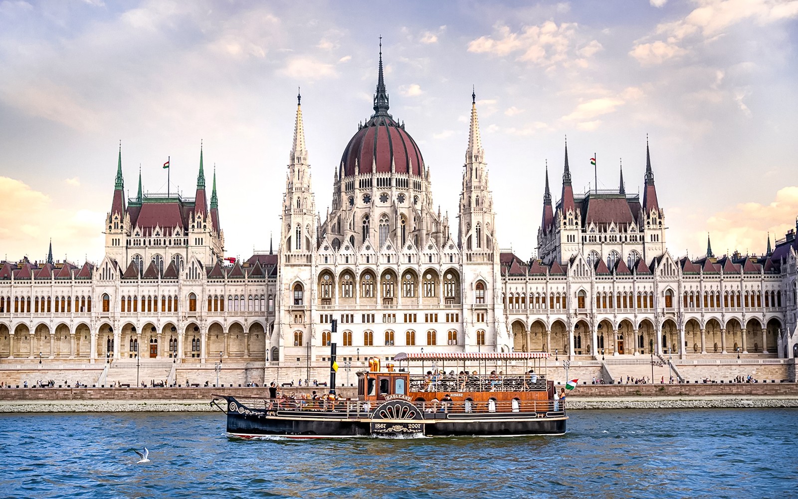 Budapest Danube River Cruise in a Historic Paddle Steamer — gallery 2