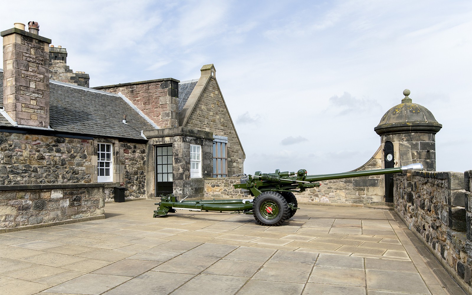 Edinburgh Castle Guided Tour — mobile