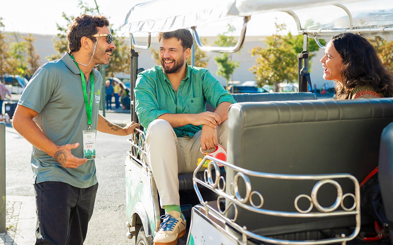Lisbon: Private Tuk-Tuk Tour with Local Guide — gallery 1