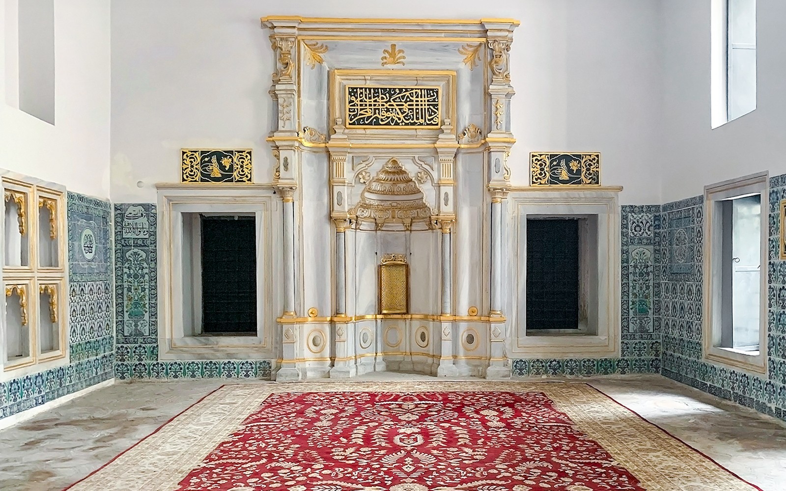 Topkapi Palace & Harem Guided Tour with Skip-the-Line Tickets