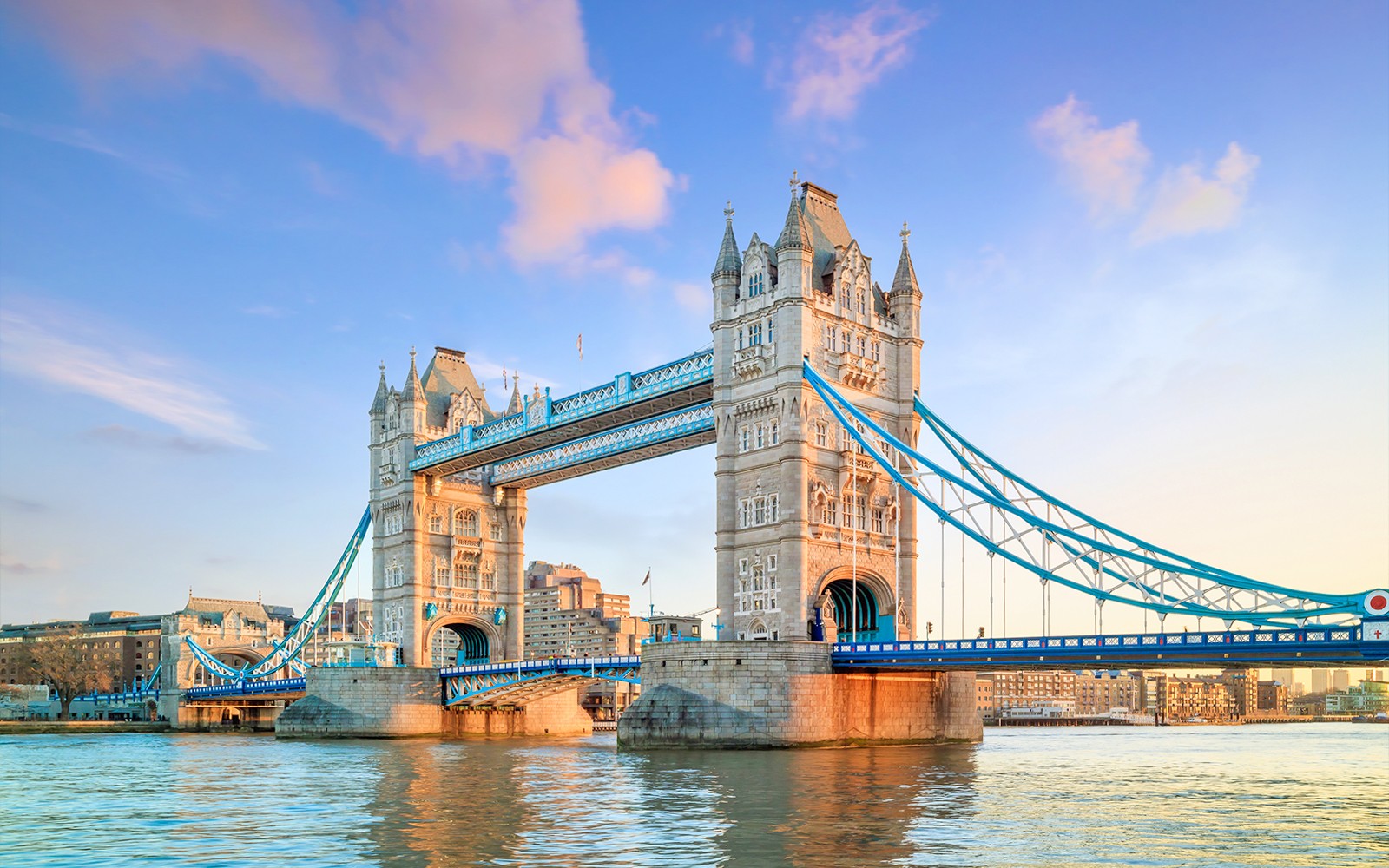 Private Transfers from/to Stansted Airport — mobile
