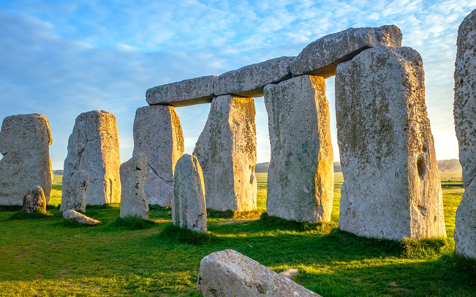 From London: Stonehenge Inner Circle Access & Windsor Day Trip
