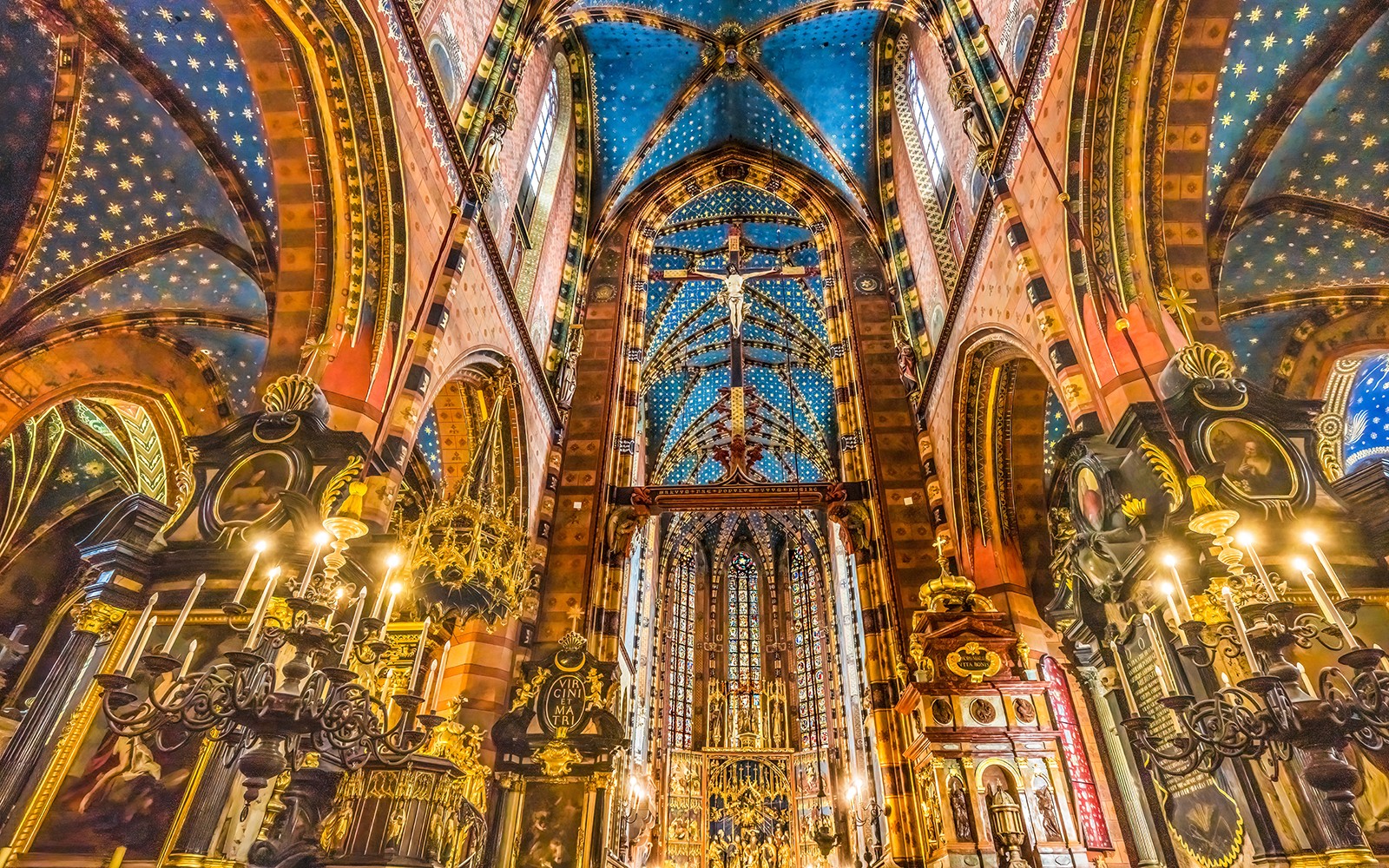Krakow Guided Tour: Wawel Castle, Cathedral, the Old Town & St. Mary's Basilica