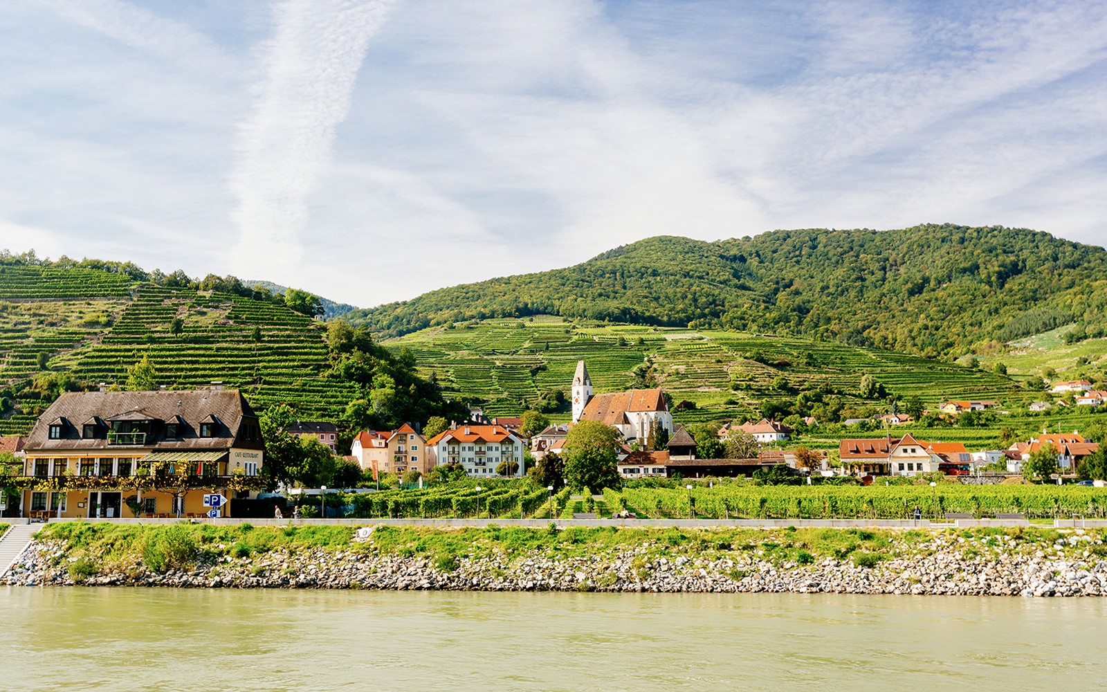 Wachau Day Trip With Free Time in Melk