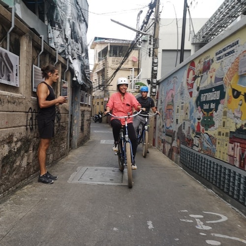 Bangkok: Sunset Guided Bike Tour + Dinner — gallery 1