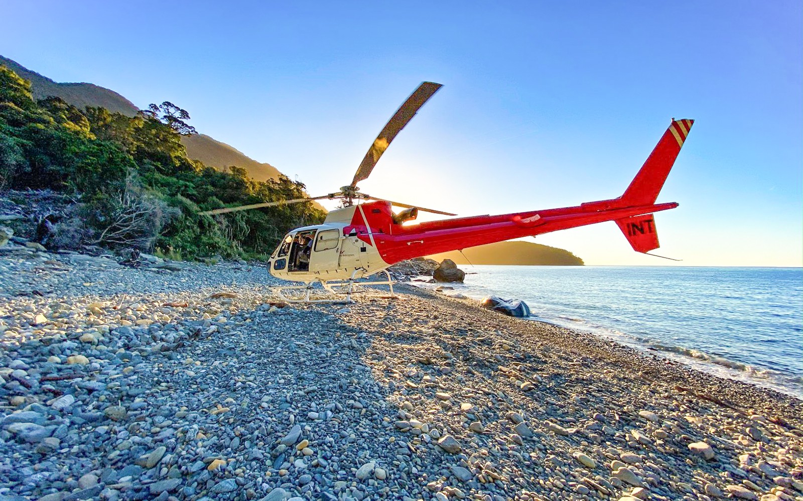 From Queenstown: Extended 2.5-Hour Milford Sound Helicopter Tour — gallery 1