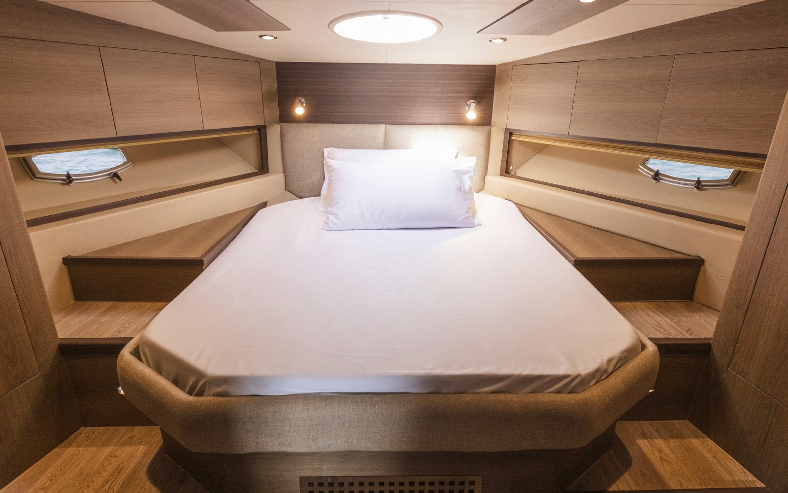 Dubai Harbour Private Luxury Yacht Rental
