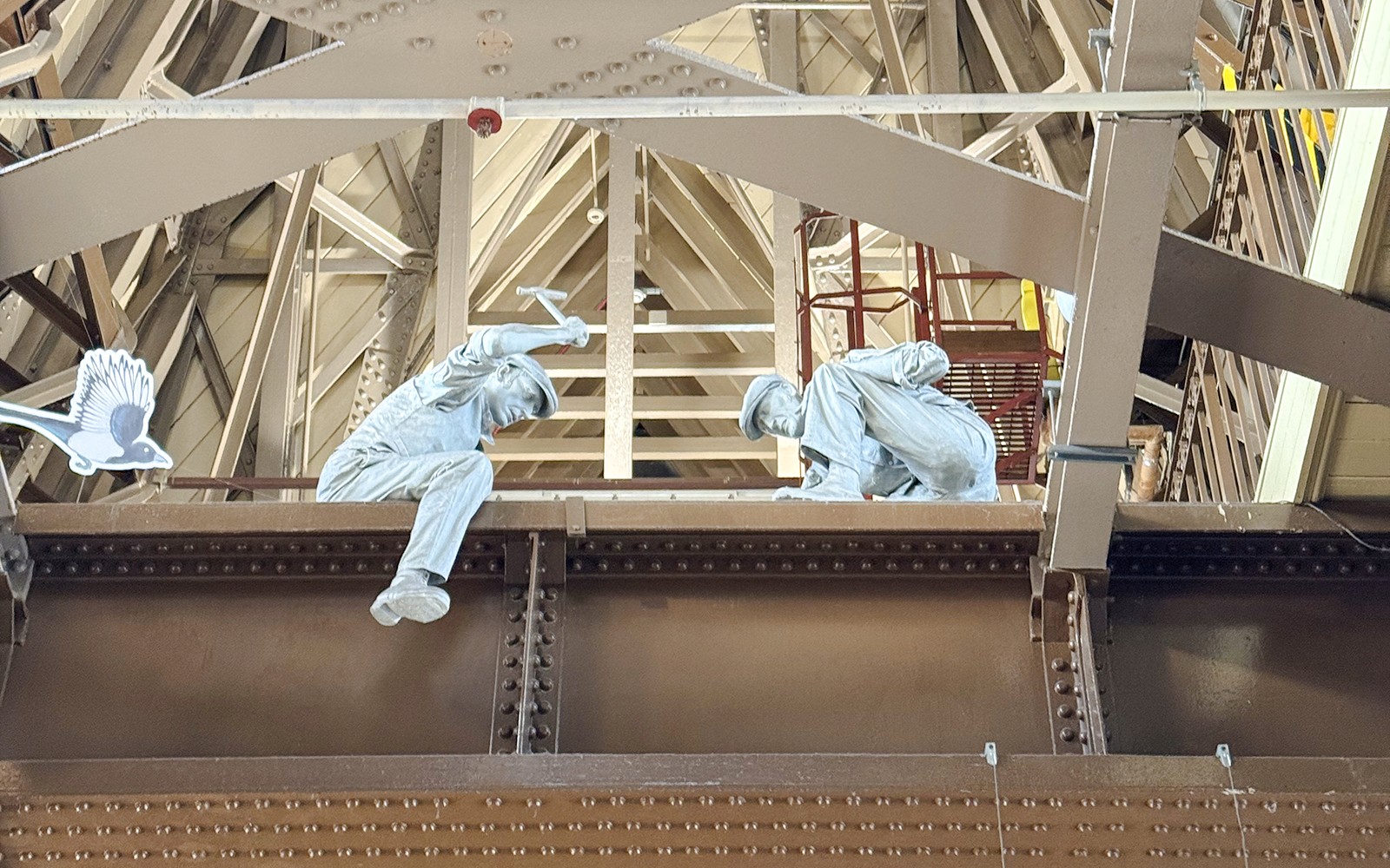Skip-the-Line Tower Bridge Tickets and Tower of London Early-Access Guided Tour with Beefeater Opening Ceremony — gallery 3