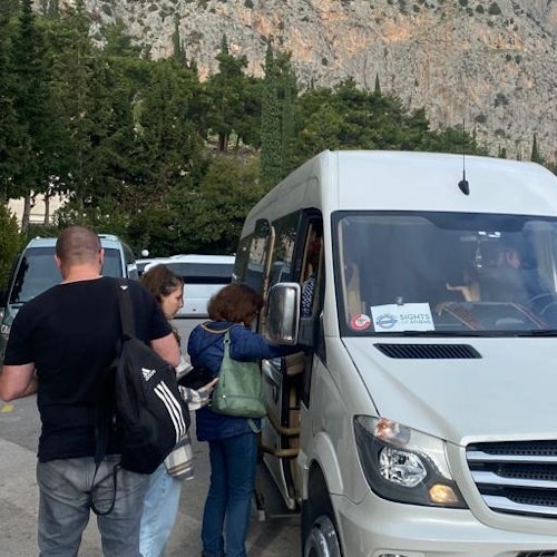 Delphi: Full-Day VR Audio Guided Tour from Athens