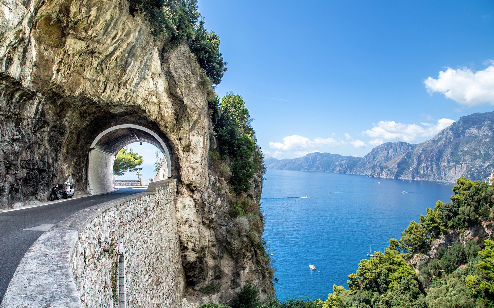 From Naples/Pompeii: Positano, Amalfi & Ravello Guided Tour