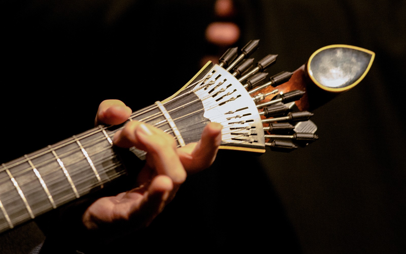 Walking Tour of Mouraria & Alfama with Dinner & Live Fado Show