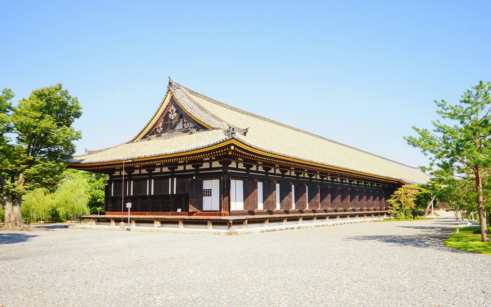 Kyoto Heritage Guided Tour: Arashiyama, Fushimi Inari & Kiyomizu-dera on Luxury Coach with Optional Lunch