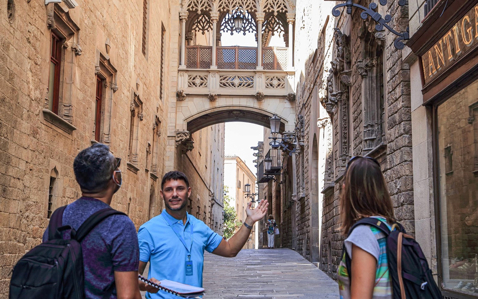 Turbopass Barcelona City Card: 25+ Attractions & Public Transport