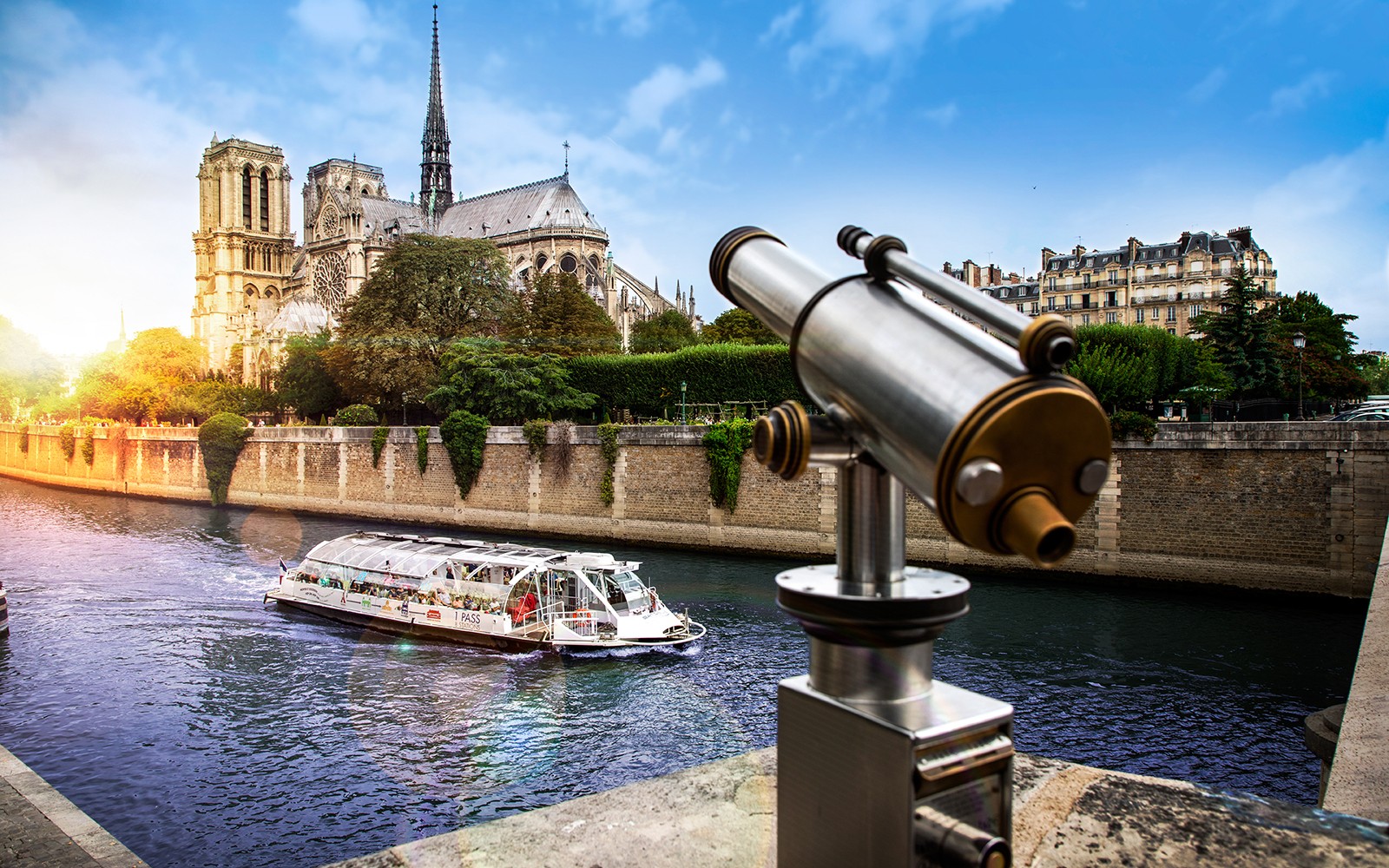 Batobus: Seine River Hop-on Hop-off Boat Tour — gallery 3