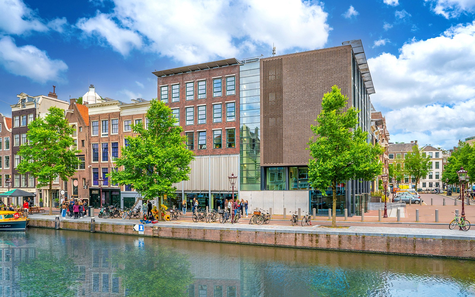 Amsterdam: 1-Hour Sightseeing Canal Cruise on Electric Boat