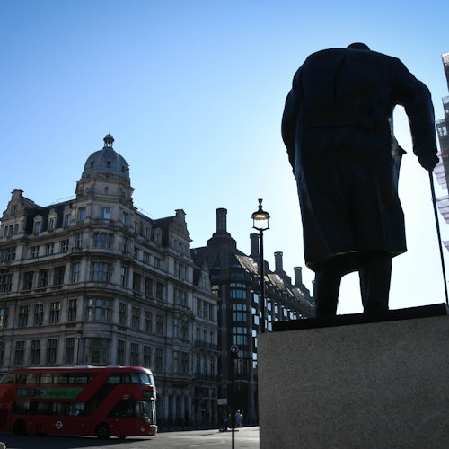 London: Sightseeing Taxi Tour & Churchill War Rooms Entry — portrait
