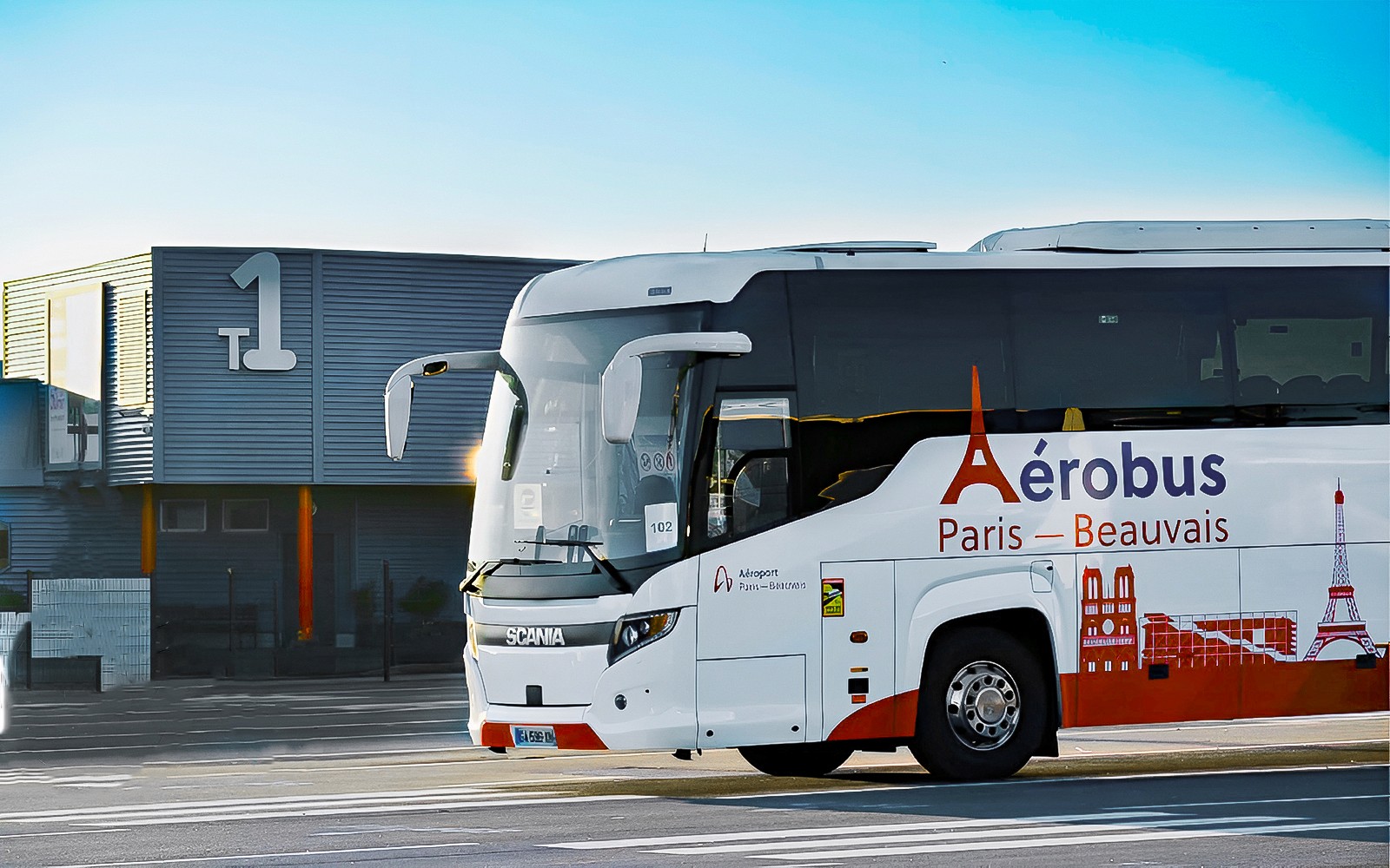 Beauvais Airport to/from Paris Bus Transfer (Porte Maillot & La Villette)