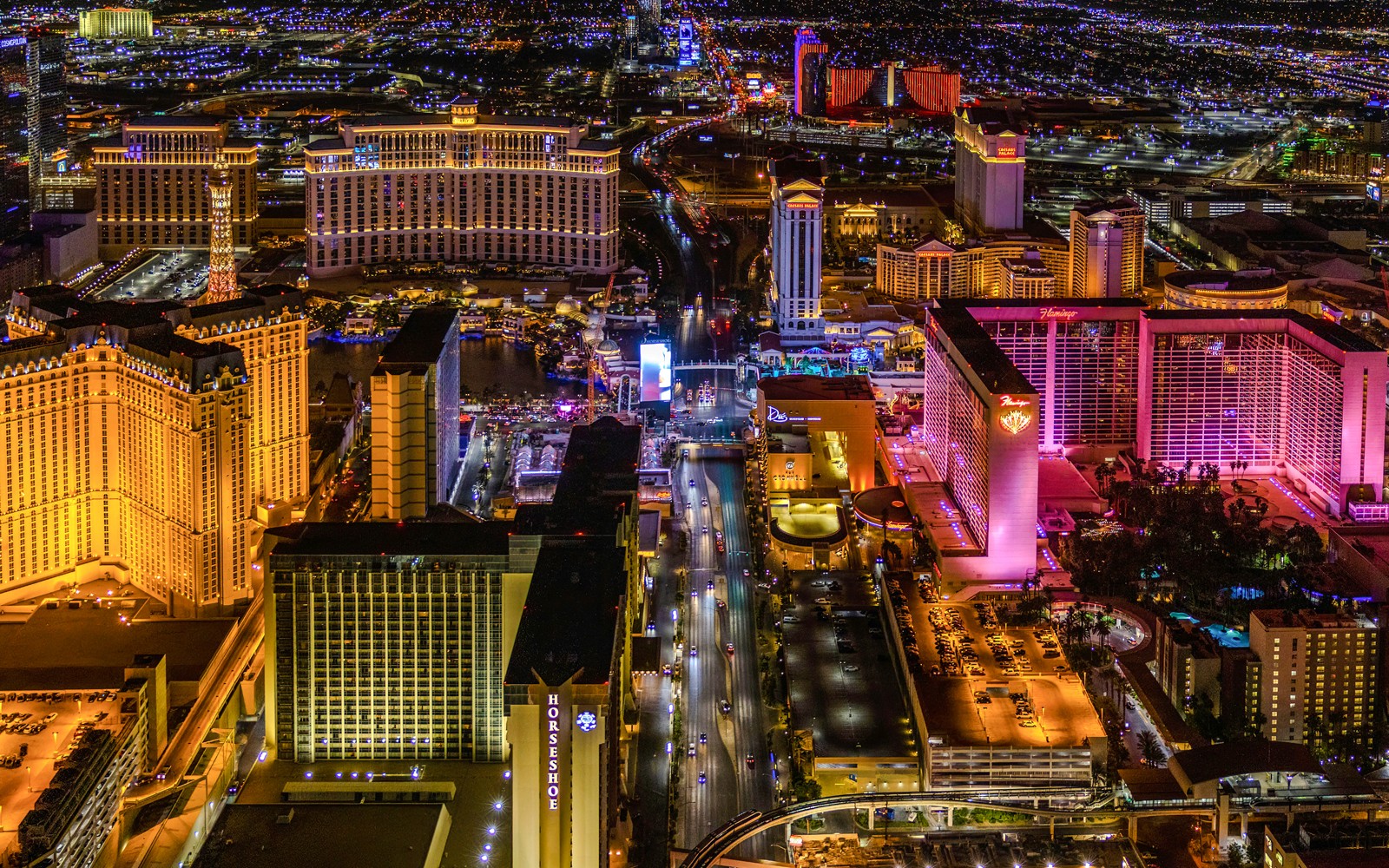12-min Las Vegas Strip Highlights Night Helicopter Tour — gallery 4