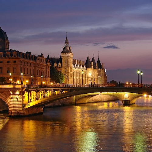 Seine River: 4-Course Dinner Cruise with Live Music — gallery 1
