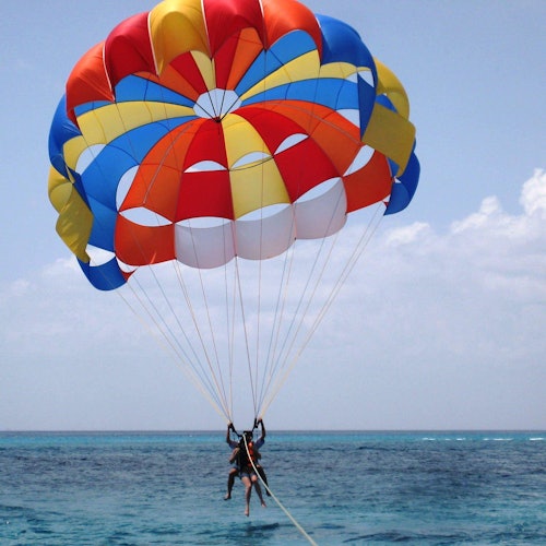 Hurghada: Guided Parasailing Experience + Roundtrip Transfer — gallery 2