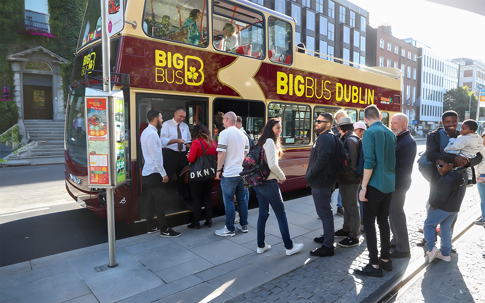 Combo: Dublin Hop-on Hop-off Bus Tour + Guinness Storehouse & Gravity Bar Tickets — portrait