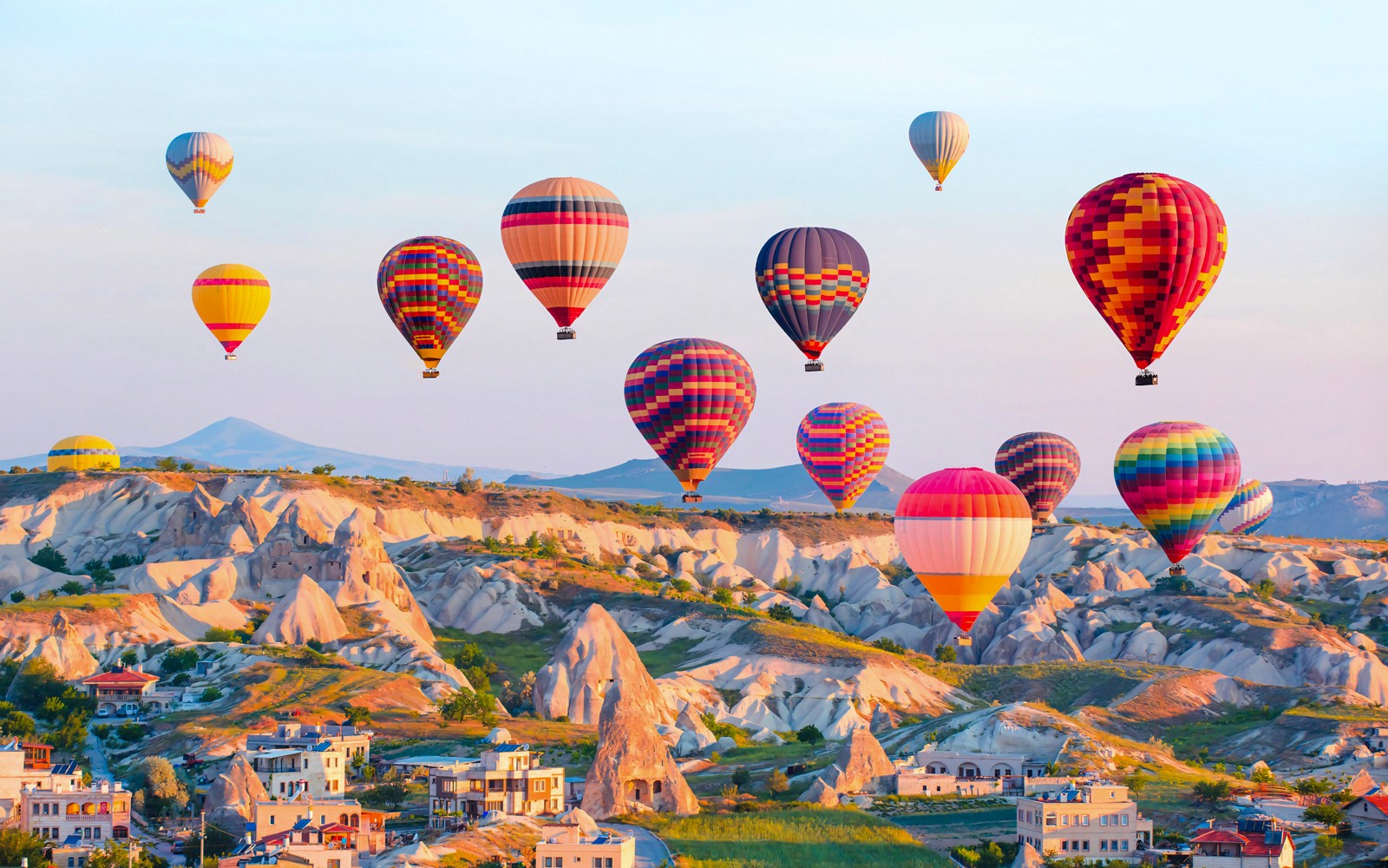 Goreme Valley Sunrise Hot Air Balloon Tour with Breakfast & Transfers — gallery 3