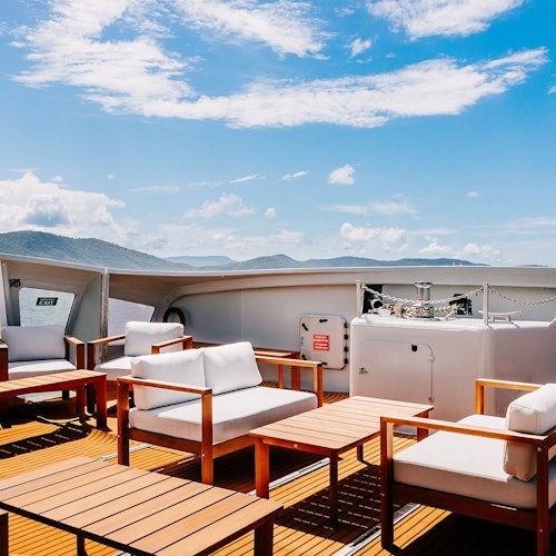 Whitsundays: Super Flyer Boat Tour from Airlie Beach + Snorkeling — gallery 3
